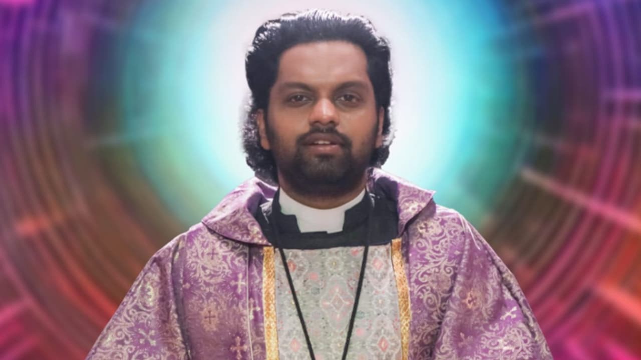 ബാലു വർഗീസിന്‍റെ കരിയറിലെ വേറിട്ട വേഷം; കൈയടി നേടി 'എന്ന് സ്വന്തം പുണ്യാളനി'ലെ 'ഫാ. തോമസ് ചാക്കോ'