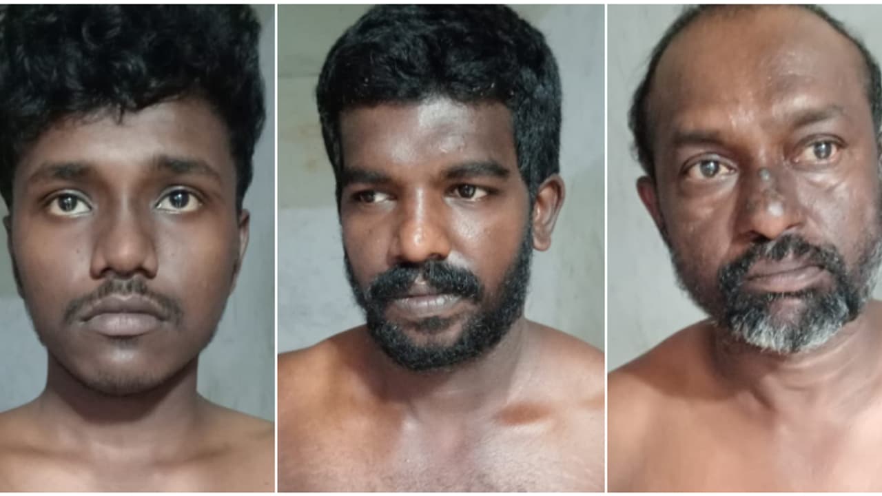 ചെക്പോസ്റ്റ് താണ്ടി കരമന കളിയിക്കാവിള പാതയിലൂടെ വന്ന കെഎസ്ആർടിസി; 3 പേരെ സംശയം, പിടിച്ചത് ഒരു കിലോ കഞ്ചാവ് ചെക്പോസ്റ്റ് താണ്ടി കരമന കളിയിക്കാവിള പാതയിലൂടെ വന്ന കെഎസ്ആർടിസി; 3 പേരെ സംശയം, പിടിച്ചത് ഒരു കിലോ കഞ്ചാവ്