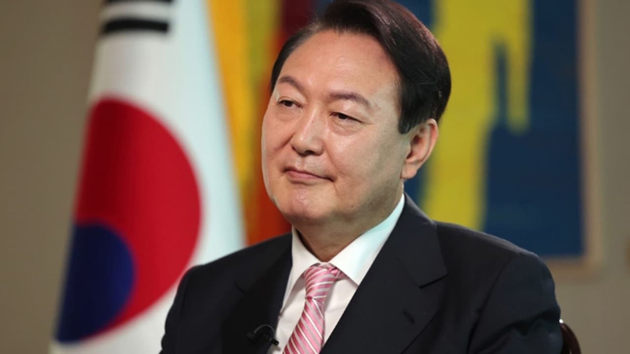 South Korea's president Yoon Suk Yeol arrested amid martial law fallout South Korea's president Yoon Suk Yeol arrested amid martial law fallout