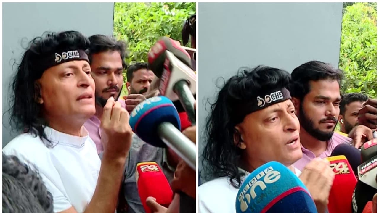 ഹൈക്കോടതിയുടെ അസാധാരണ നീക്കത്തിൽ ഭയന്ന് ബോബി ചെമ്മണ്ണൂർ, മിന്നൽ വേഗത്തിൽ ജയിലിൽ നിന്നും ഇറങ്ങി ഹൈക്കോടതിയുടെ അസാധാരണ നീക്കത്തിൽ ഭയന്ന് ബോബി ചെമ്മണ്ണൂർ, മിന്നൽ വേഗത്തിൽ ജയിലിൽ നിന്നും ഇറങ്ങി