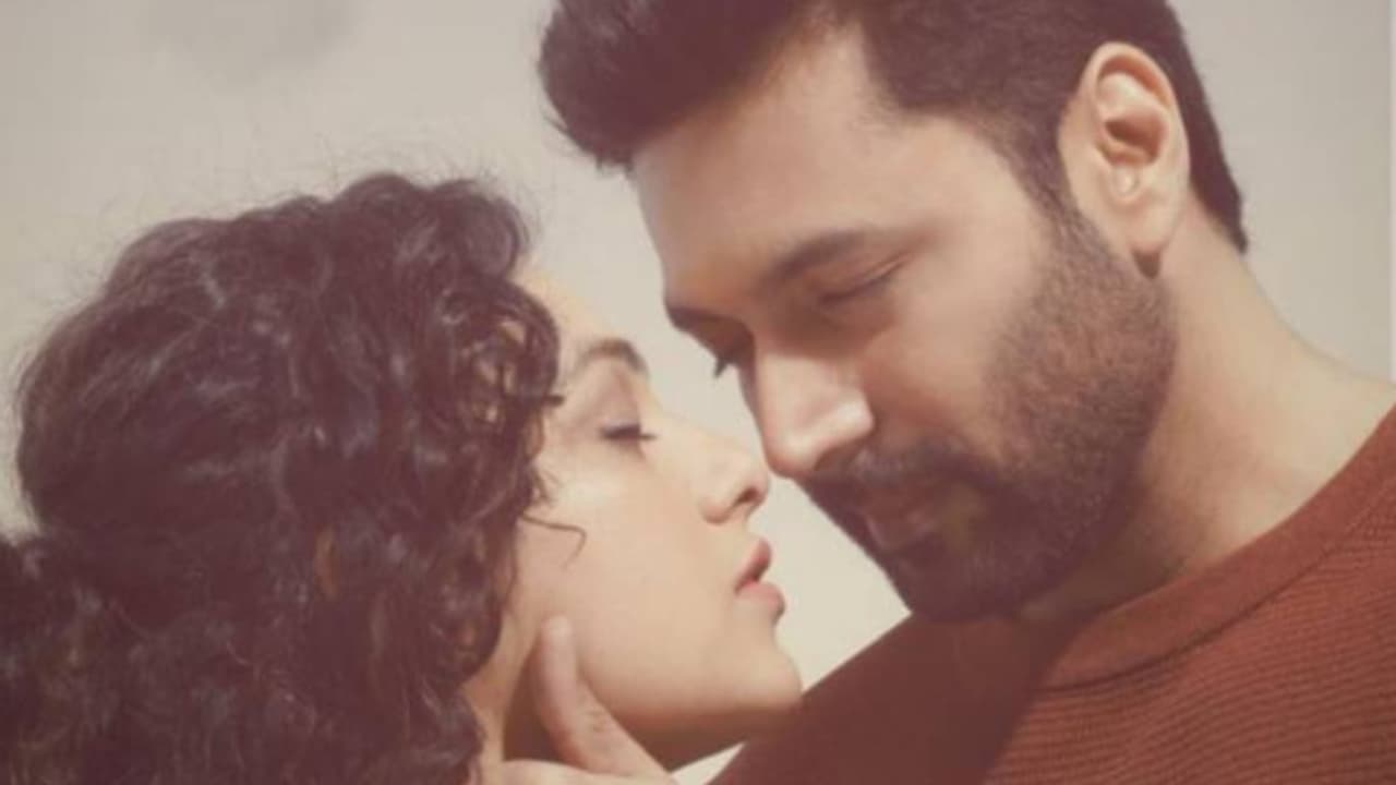 ഹിറ്റടിക്കുമോ കാതലിക്കാ നേരമില്ലൈ? ആദ്യ ദിനം നേടിയത്