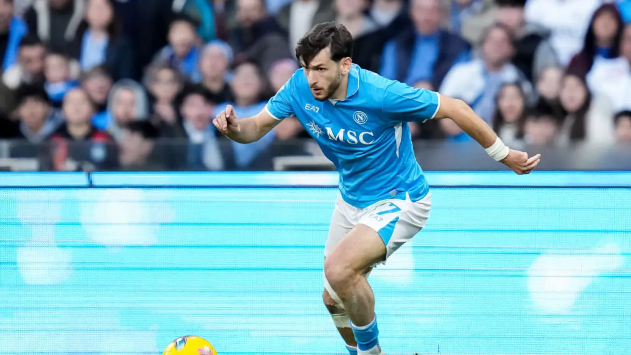 ‘It's a dream to be here’: Napoli star Khvicha Kvaratskhelia joins PSG on 4 year contract ‘It's a dream to be here’: Napoli star Khvicha Kvaratskhelia joins PSG on 4 year contract