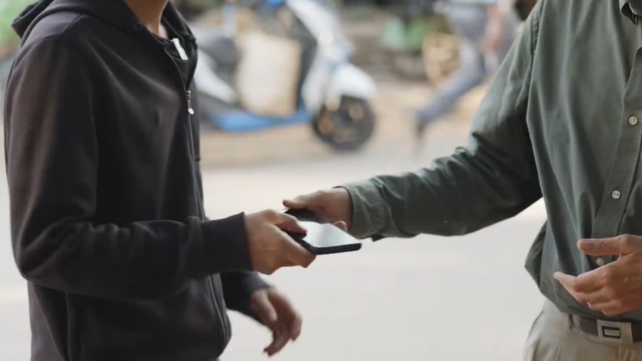 ತುರ್ತು ಕರೆ ಮಾಡಬೇಕಿದೆ ಒಮ್ಮೆ ಫೋನ್ ಕೊಡಿ, ಹೊಸ ಸೈಬರ್ ಸ್ಕ್ಯಾಮ್ ಎಚ್ಚರಿಸಿದ ನಿಖಿಲ್ ಕಾಮತ್