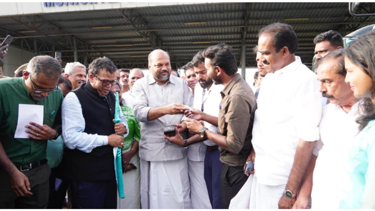ലോകത്ത് ഒരിടത്തും പോലും ലാഭകരമല്ല, പക്ഷേ കേരളത്തിൽ...; അഭിമാന പദ്ധതിയെ കുറിച്ച് മന്ത്രി, ബസ് സർവീസ് തുടങ്ങി