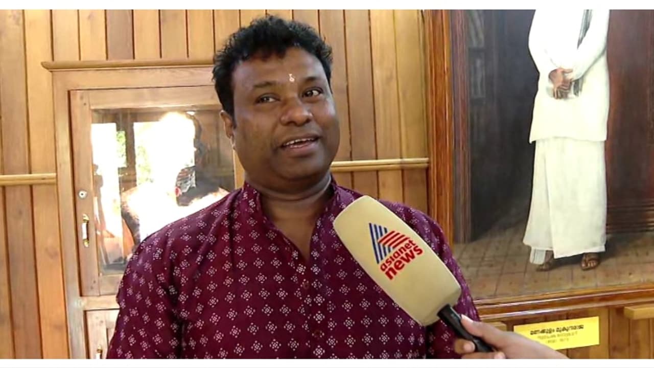 ആർഎൽവി രാമകൃഷ്ണന് കലാമണ്ഡലത്തിൽ ഭരതനാട്യം അസിസ്റ്റന്റ് പ്രൊഫസറായി സ്ഥിര നിയമനം ആർഎൽവി രാമകൃഷ്ണന് കലാമണ്ഡലത്തിൽ ഭരതനാട്യം അസിസ്റ്റന്റ് പ്രൊഫസറായി സ്ഥിര നിയമനം