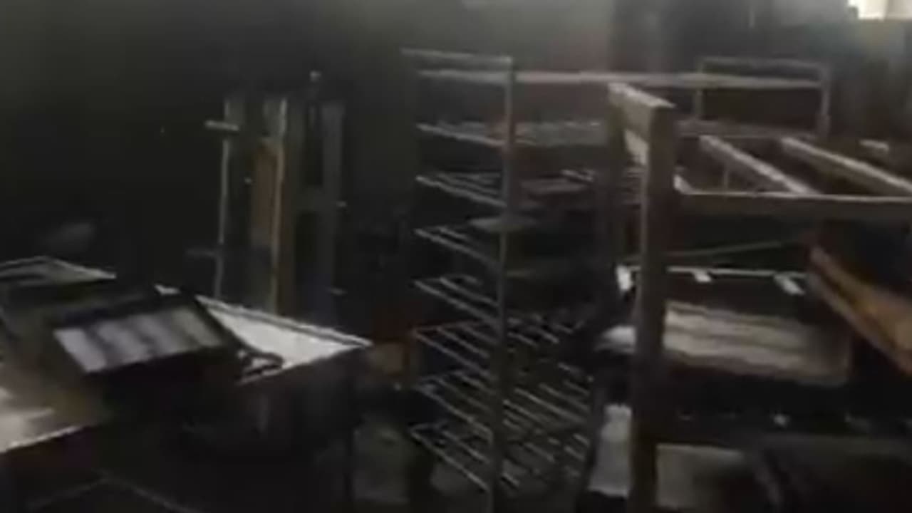 'കാതടപ്പിക്കുന്ന ശബ്ദം പിന്നാലെ തീ', ബ്രെഡ് ഫാക്ടറിയിലെ ഓവൻ പൊട്ടിത്തെറിച്ചു, 13 പേർക്ക് പരിക്ക് 'കാതടപ്പിക്കുന്ന ശബ്ദം പിന്നാലെ തീ', ബ്രെഡ് ഫാക്ടറിയിലെ ഓവൻ പൊട്ടിത്തെറിച്ചു, 13 പേർക്ക് പരിക്ക്