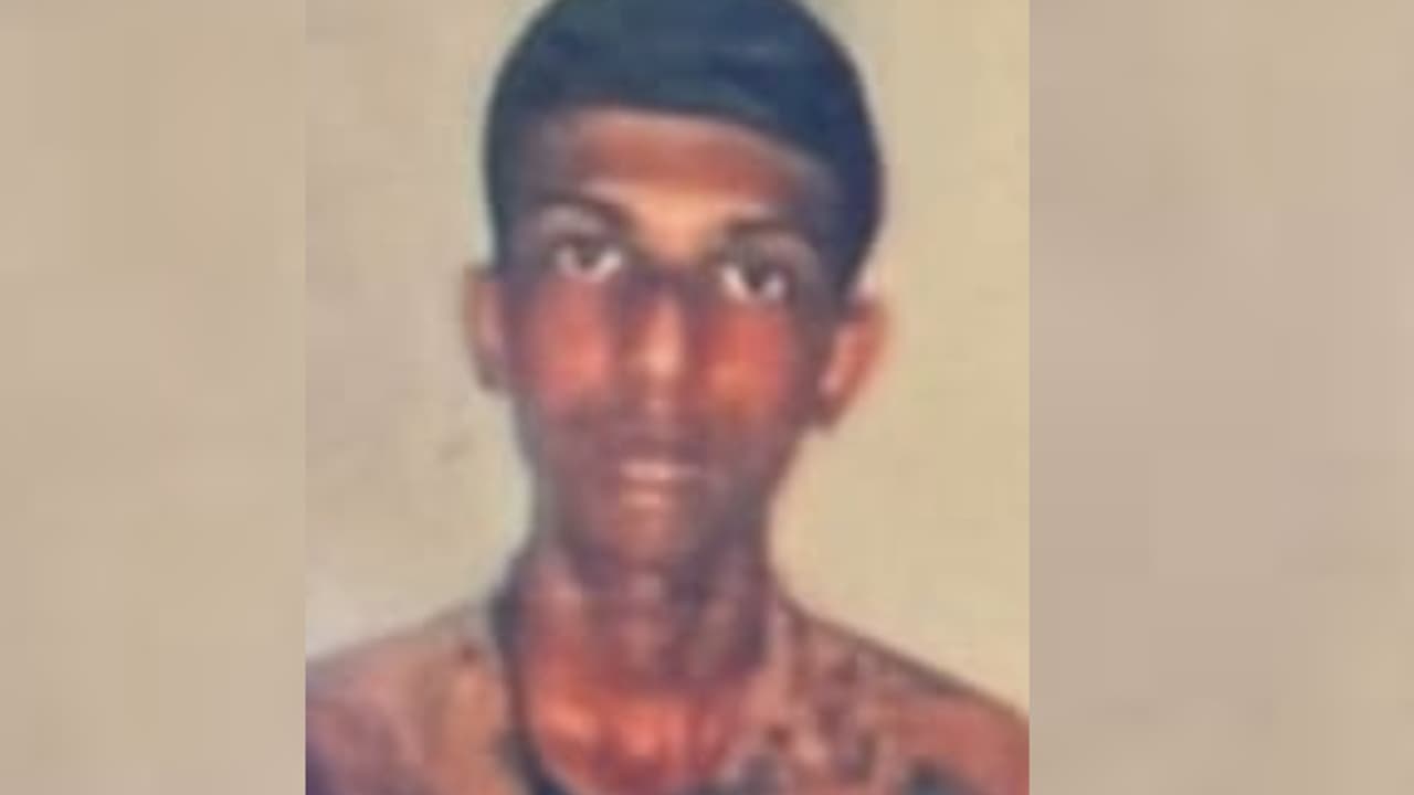 വര്ക്കലയിൽ 19കാരൻ ട്രെയിൻ ഇടിച്ച് മരിച്ച നിലയിൽ, അസ്വഭാവിക മരണത്തിന് പൊലീസ് കേസെടുത്തു വര്ക്കലയിൽ 19കാരൻ ട്രെയിൻ ഇടിച്ച് മരിച്ച നിലയിൽ, അസ്വഭാവിക മരണത്തിന് പൊലീസ് കേസെടുത്തു