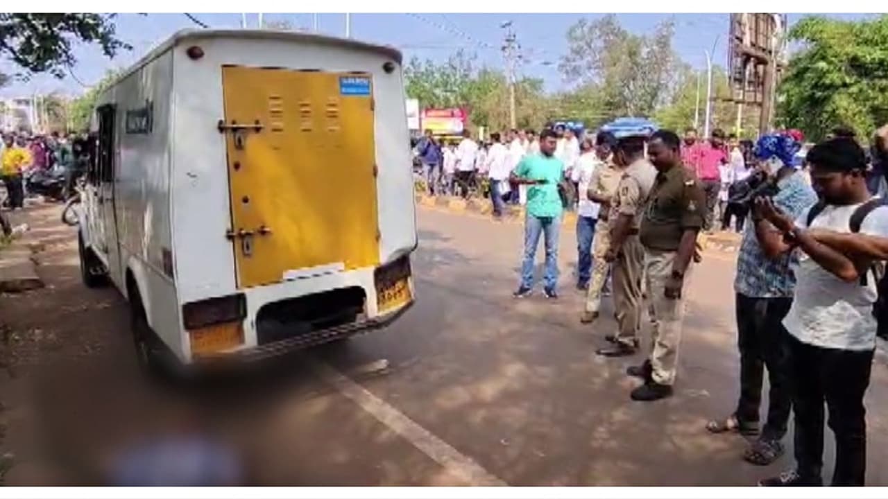 സുരക്ഷജീവനക്കാരനെ വെടിവെച്ച് കൊന്നു, എടിഎമ്മിൽ നിന്ന് 93 ലക്ഷം രൂപ കവർന്നു; അക്രമികളെത്തിയത് ബൈക്കിൽ