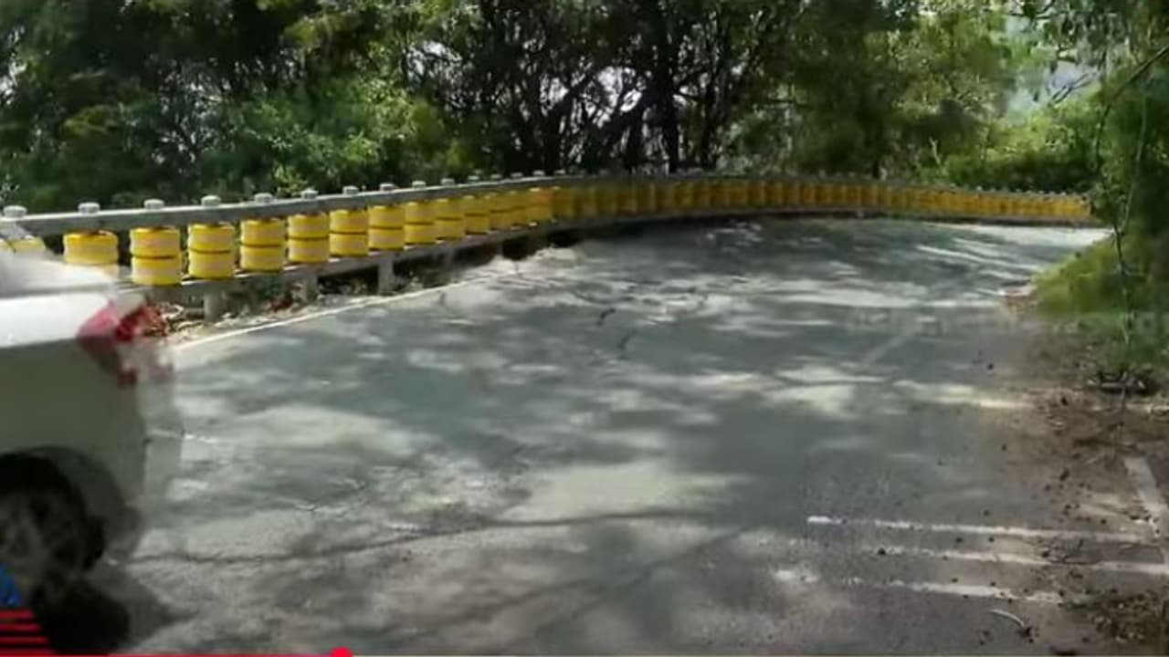 ഇടിച്ചാൽ വാഹനത്തിനും യാത്രക്കാരനും പരിക്ക് കുറയും, അപകടവളവുകൾ സുരക്ഷിതമാക്കാൻ റോളർ ക്രാഷ് ബാരിയർ