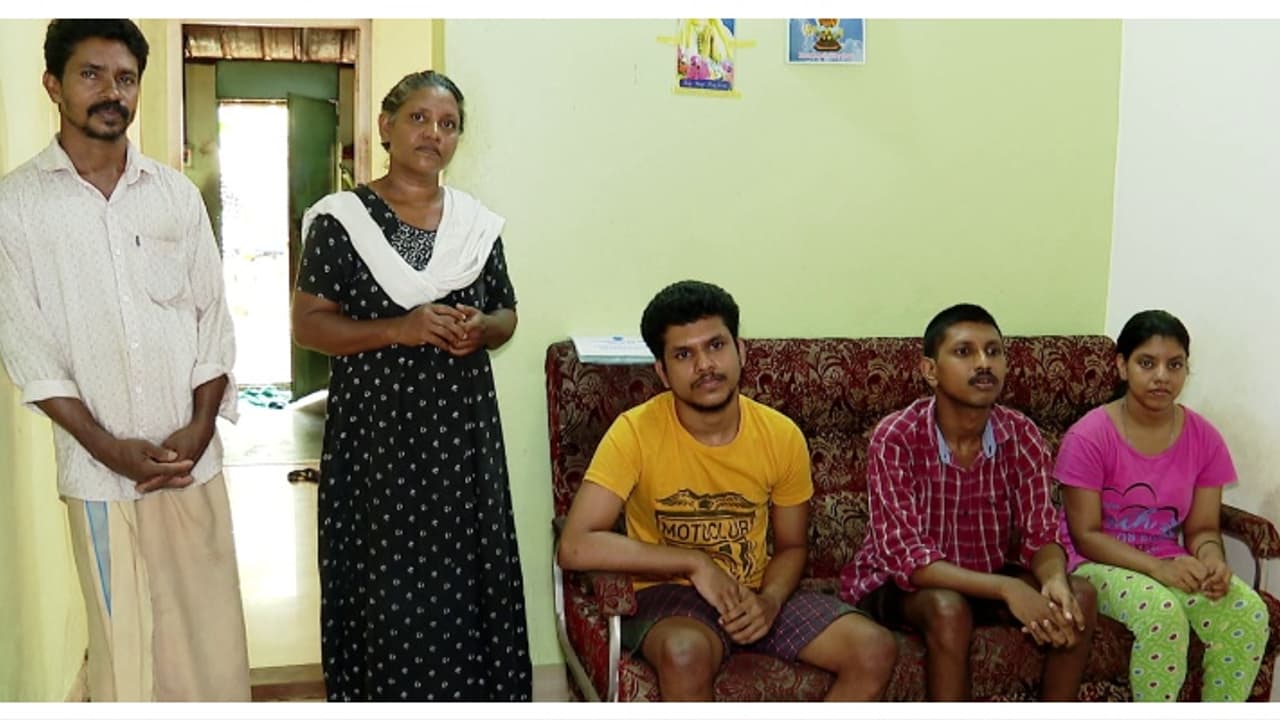 നൊമ്പരക്കാഴ്ച: കരുണയുള്ളവരുടെ കനിവു തേടി കുടുംബം; അപൂർവരോ​​ഗത്തിന്റെ പിടിയിൽ 3 സഹോ​ദരങ്ങൾ