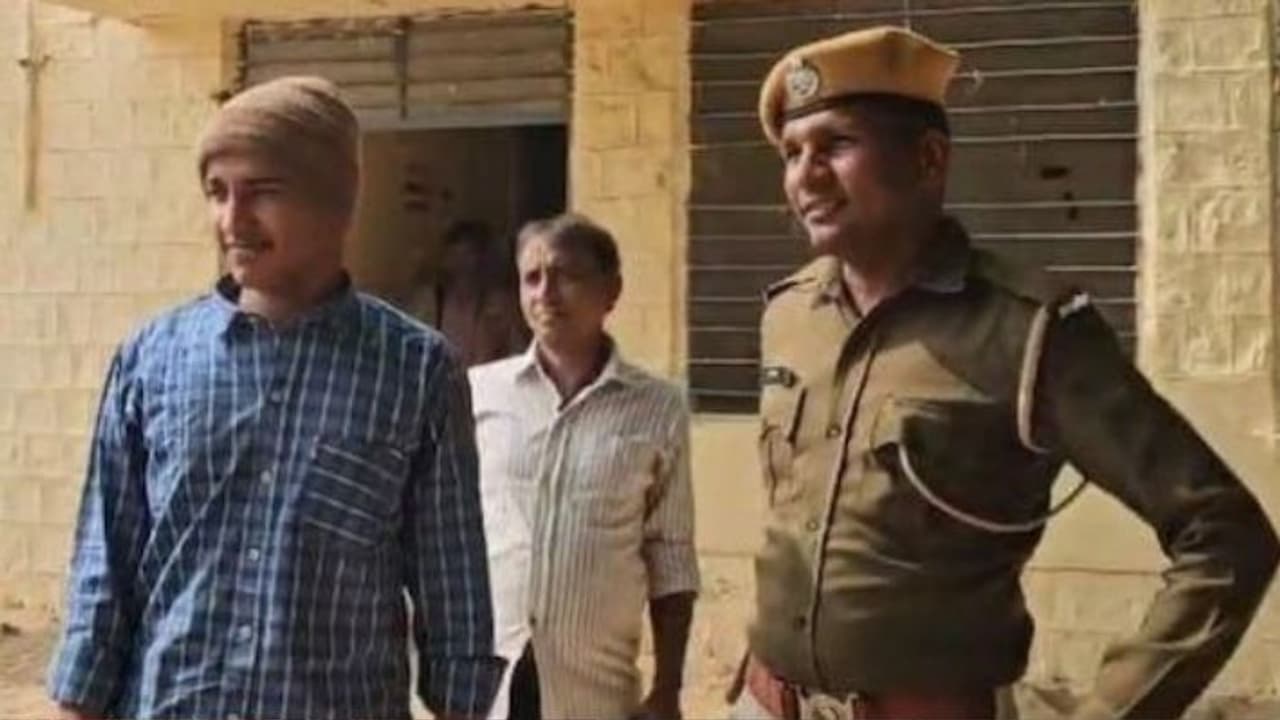 ಭಾರತದ ಹುಡುಗಿಗಾಗಿ ಗಡಿದಾಟಿ ಬಂದ ಪಾಕಿಸ್ತಾನಿ ಪ್ರೇಮಿ; ಯುವತಿ ಮಾಡಿದಳು ಮಹಾ ಎಡವಟ್ಟು!