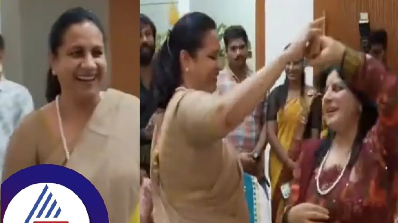 ಅಪ್ಪು ಹಾಡಿಗೆ ನಾಚುತ್ತಲೇ ಹೆಜ್ಜೆ ಹಾಕಿದ ಅಶ್ವಿನಿ ಪುನೀತ್ ರಾಜಕುಮಾರ್… ವೀಡಿಯೋ ವೈರಲ್