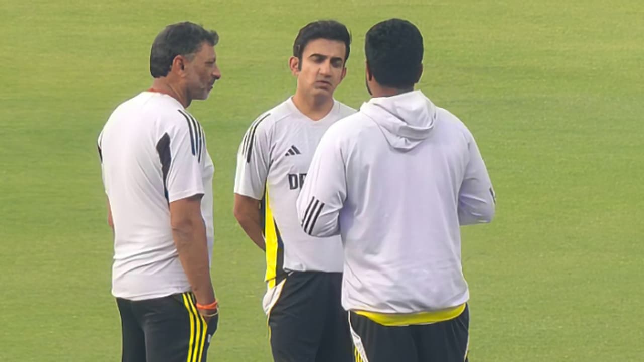 ചാംപ്യന്സ് ട്രോഫി ടീമില് നിന്ന് ഒഴിവാക്കിയതാണോ ചര്ച്ച? സഞ്ജുവുമായി ഏറെ നേരം സംസാരിച്ച് ഗംഭീര് ചാംപ്യന്സ് ട്രോഫി ടീമില് നിന്ന് ഒഴിവാക്കിയതാണോ ചര്ച്ച? സഞ്ജുവുമായി ഏറെ നേരം സംസാരിച്ച് ഗംഭീര്