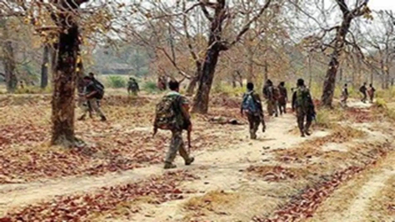 31 நக்சலைட்டுகள் என்கவுண்டர்; 2 வீரர்கள் மரணம் சத்தீஸ்கரில் நடந்த பரபரப்பு சம்பவம்!