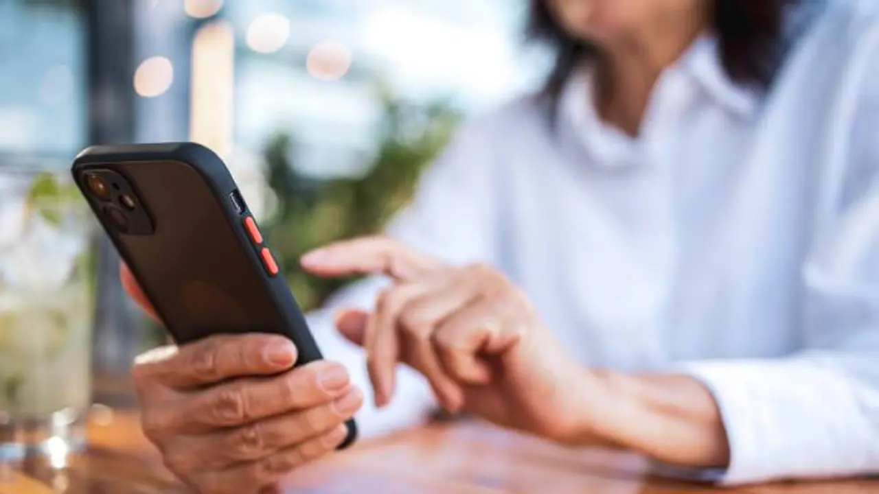 ഇപ്പൊ പോയേനെ 4.22 കോടിയുടെ സ്വത്ത്, ആദ്യം വന്നത് അമ്മാവൻ മരിച്ചെന്ന ഫോൺകോൾ, സംഭവിച്ചത് ഇപ്പൊ പോയേനെ 4.22 കോടിയുടെ സ്വത്ത്, ആദ്യം വന്നത് അമ്മാവൻ മരിച്ചെന്ന ഫോൺകോൾ, സംഭവിച്ചത്