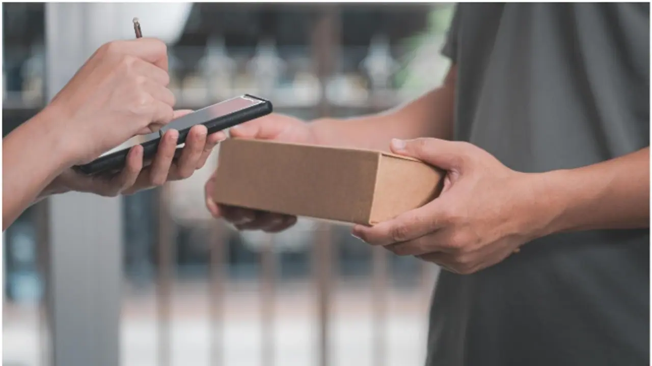 Delhi man orders phone online, pays Rs 16,680 to delivery boy but gets THIS instead; Read