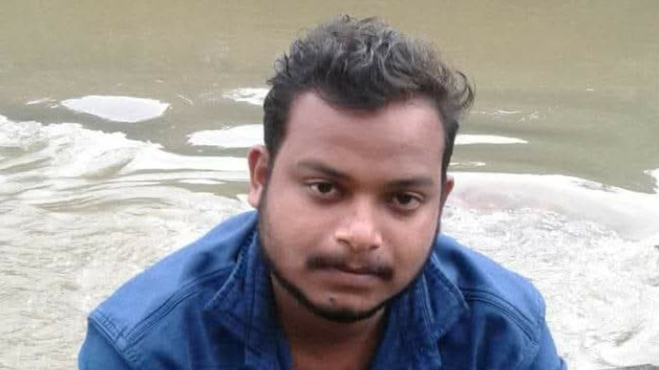 കാറുമായി കൂട്ടിയിടിച്ച് അപകടം; ഗുരുതരമായി പരുക്കേറ്റ ബൈക്ക് യാത്രികൻ ചികിത്സയിലിരിക്കെ മരിച്ചു കാറുമായി കൂട്ടിയിടിച്ച് അപകടം; ഗുരുതരമായി പരുക്കേറ്റ ബൈക്ക് യാത്രികൻ ചികിത്സയിലിരിക്കെ മരിച്ചു