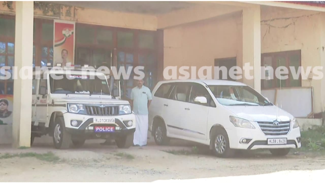 എൻ എം വിജയന്റെ മരണം: വയനാട് ഡിസിസി ഓഫീസിൽ പൊലീസ് പരിശോധന എൻ എം വിജയന്റെ മരണം: വയനാട് ഡിസിസി ഓഫീസിൽ പൊലീസ് പരിശോധന