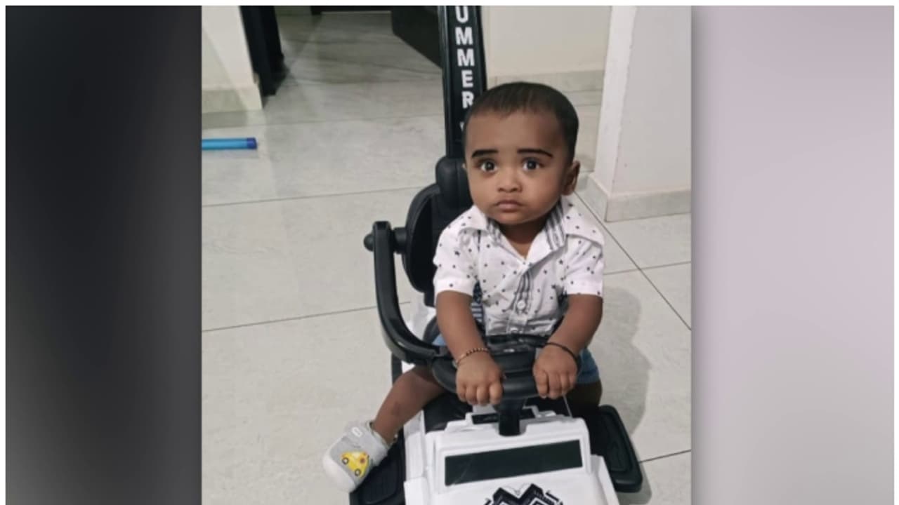 മലപ്പുറത്ത് തൊട്ടിലില് നിന്നും വീണ് ഒന്നരവയസുകാരൻ മരിച്ചു മലപ്പുറത്ത് തൊട്ടിലില് നിന്നും വീണ് ഒന്നരവയസുകാരൻ മരിച്ചു