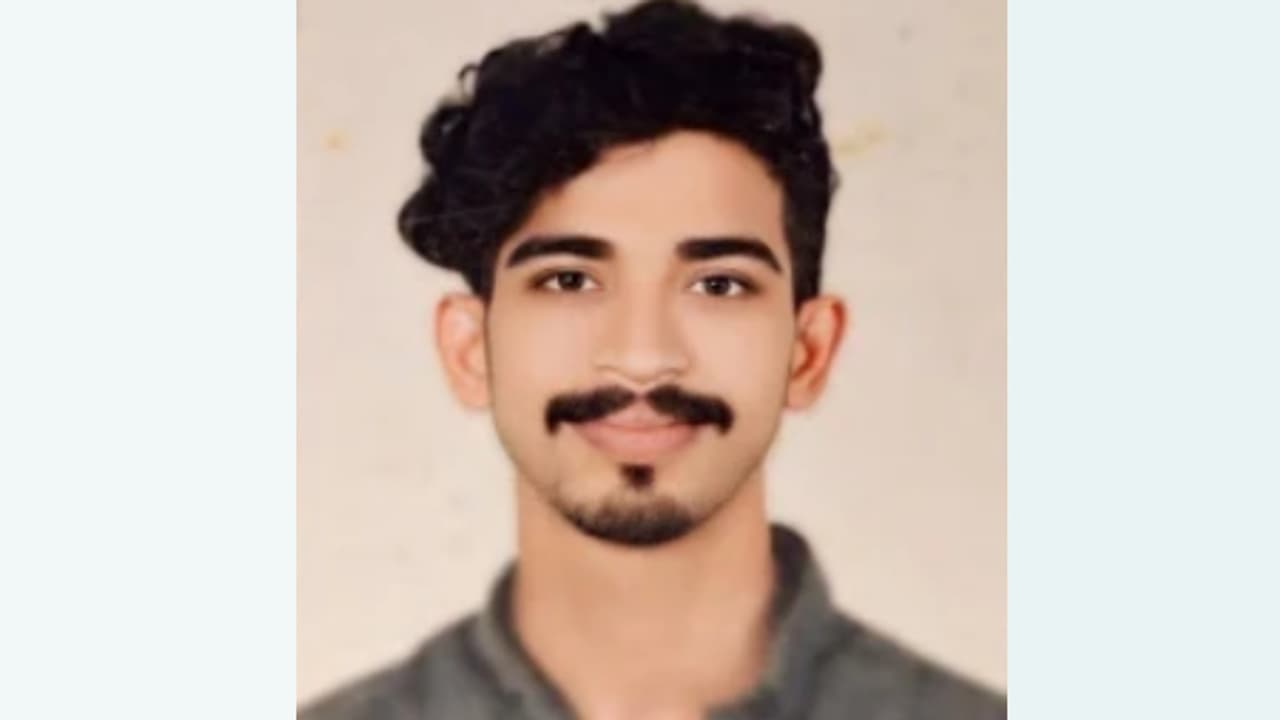 ചിക്കന്‍ സ്റ്റാള്‍ ഉടമയുടെ കെ എല്‍ 57 ജെ 0063 ആക്ടീവ, ഒപ്പം പണവും മൊബൈൽ ഫോണും; ജീവനക്കാരന്‍ മുങ്ങിയതായി പരാതി