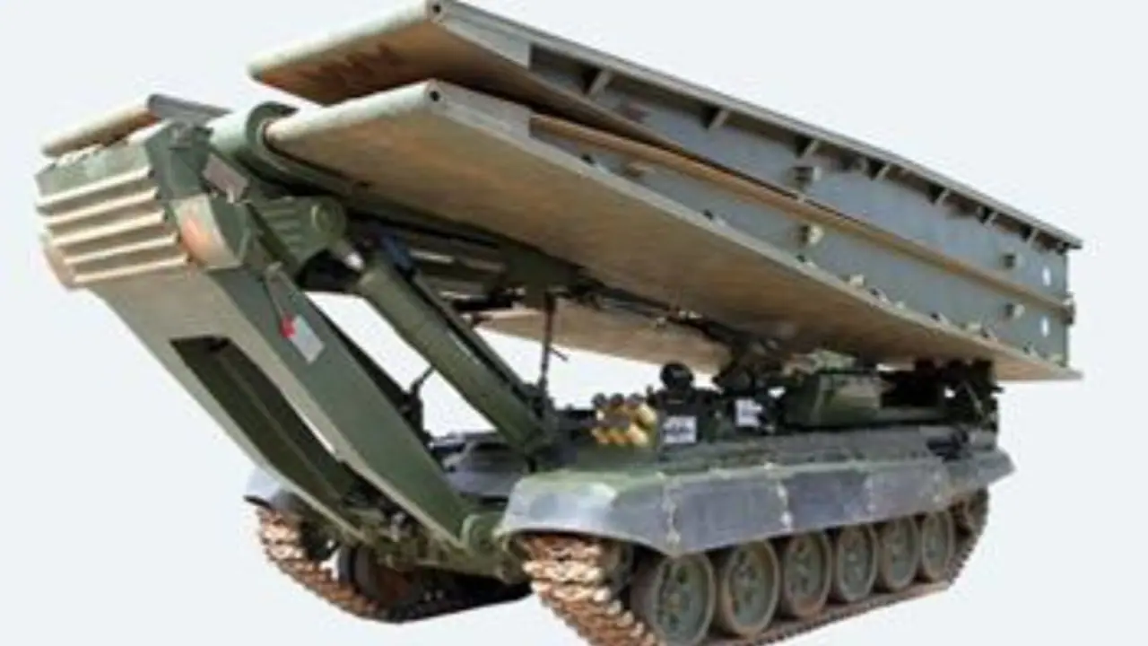 Defence Ministry inks contract with HVF for 47 Tank 72 BLT worth Rs 1560 crore Defence Ministry inks contract with HVF for 47 Tank 72 BLT worth Rs 1560 crore