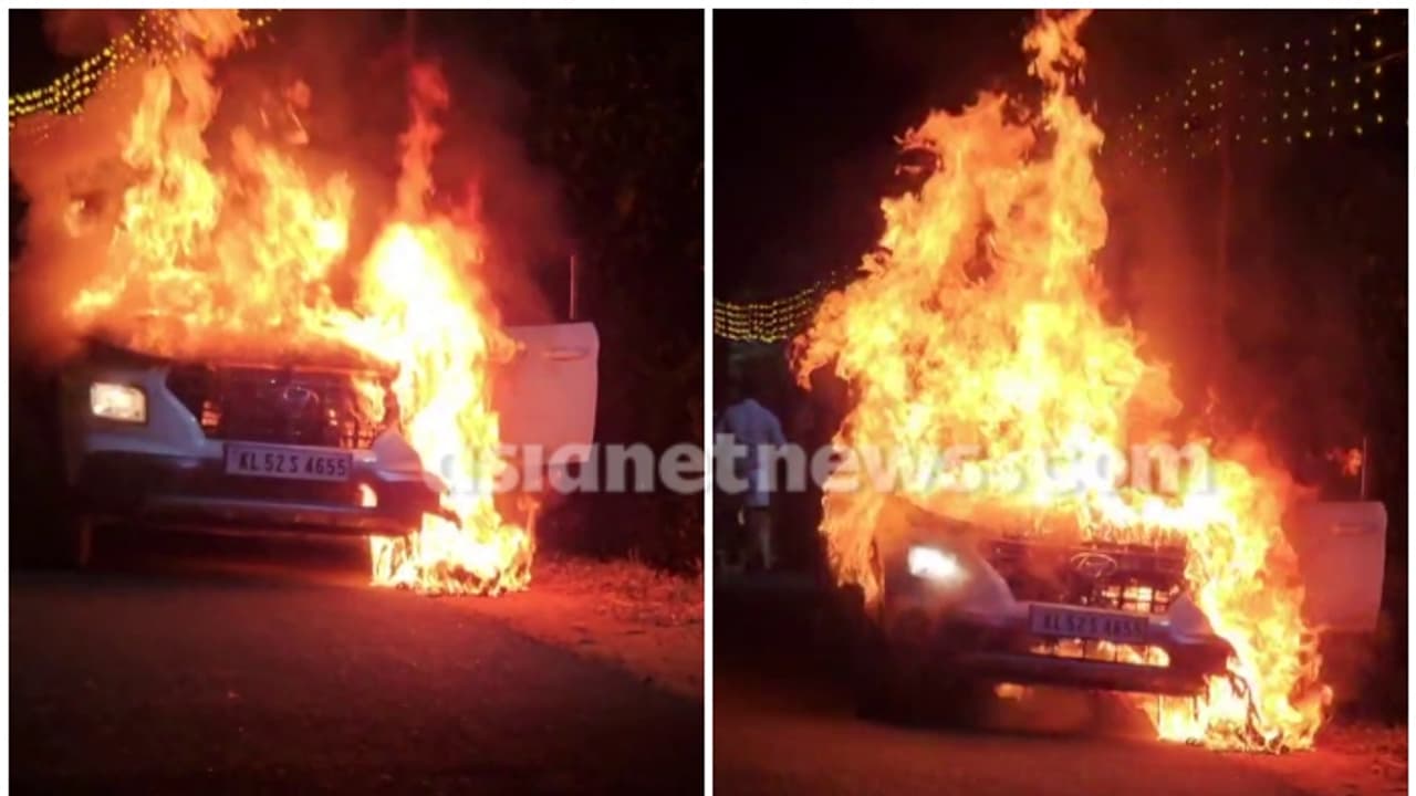 ഓടിക്കൊണ്ടിരിക്കെ കാറിൽ നിന്നും പുക, പിന്നാല കാർ തീപിടിച്ച് കത്തി; യാത്രക്കാർ രക്ഷപ്പെട്ടത് തലനാരിഴയ്ക്ക് ഓടിക്കൊണ്ടിരിക്കെ കാറിൽ നിന്നും പുക, പിന്നാല കാർ തീപിടിച്ച് കത്തി; യാത്രക്കാർ രക്ഷപ്പെട്ടത് തലനാരിഴയ്ക്ക്
