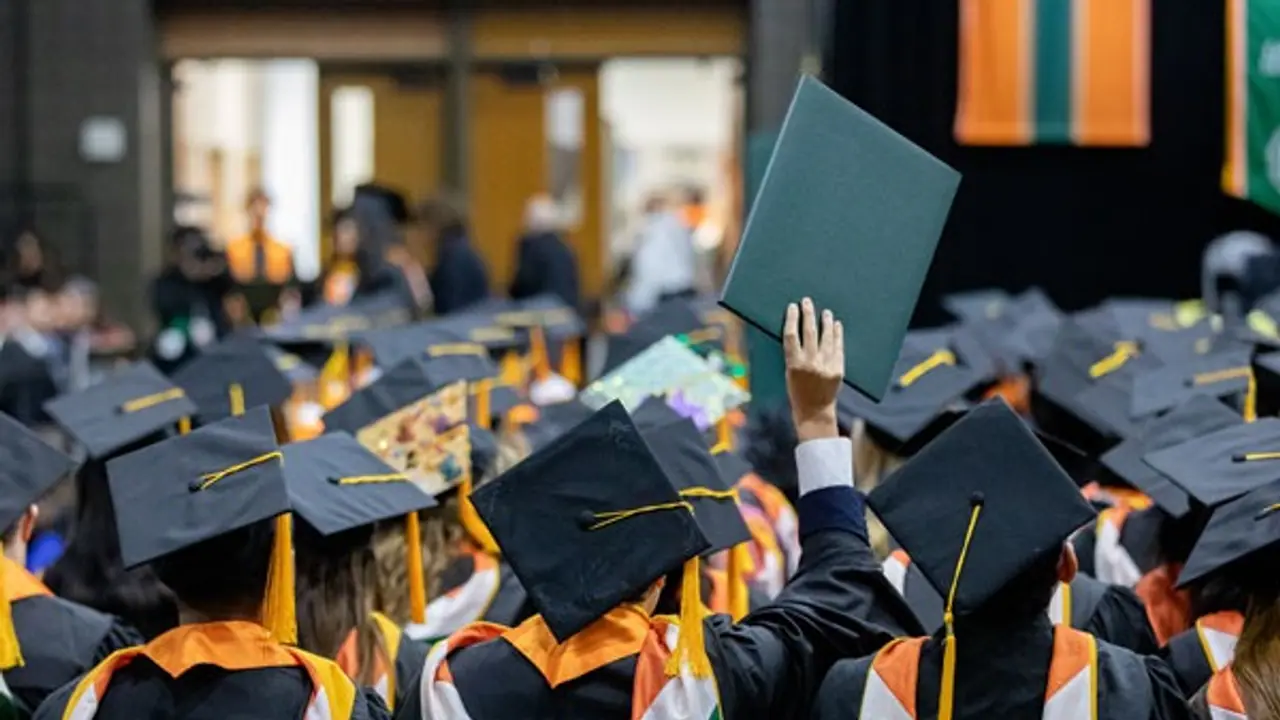 ഫുൾബ്രൈറ്റ് ഉൾപ്പെടെ സ്കോളർഷിപ്പുകൾക്കുള്ള ധനസഹായം മരവിപ്പിച്ച് ട്രംപ് ഭരണകൂടം; ഇന്ത്യൻ വിദ്യാർത്ഥികൾ ആശങ്കയിൽ ഫുൾബ്രൈറ്റ് ഉൾപ്പെടെ സ്കോളർഷിപ്പുകൾക്കുള്ള ധനസഹായം മരവിപ്പിച്ച് ട്രംപ് ഭരണകൂടം; ഇന്ത്യൻ വിദ്യാർത്ഥികൾ ആശങ്കയിൽ