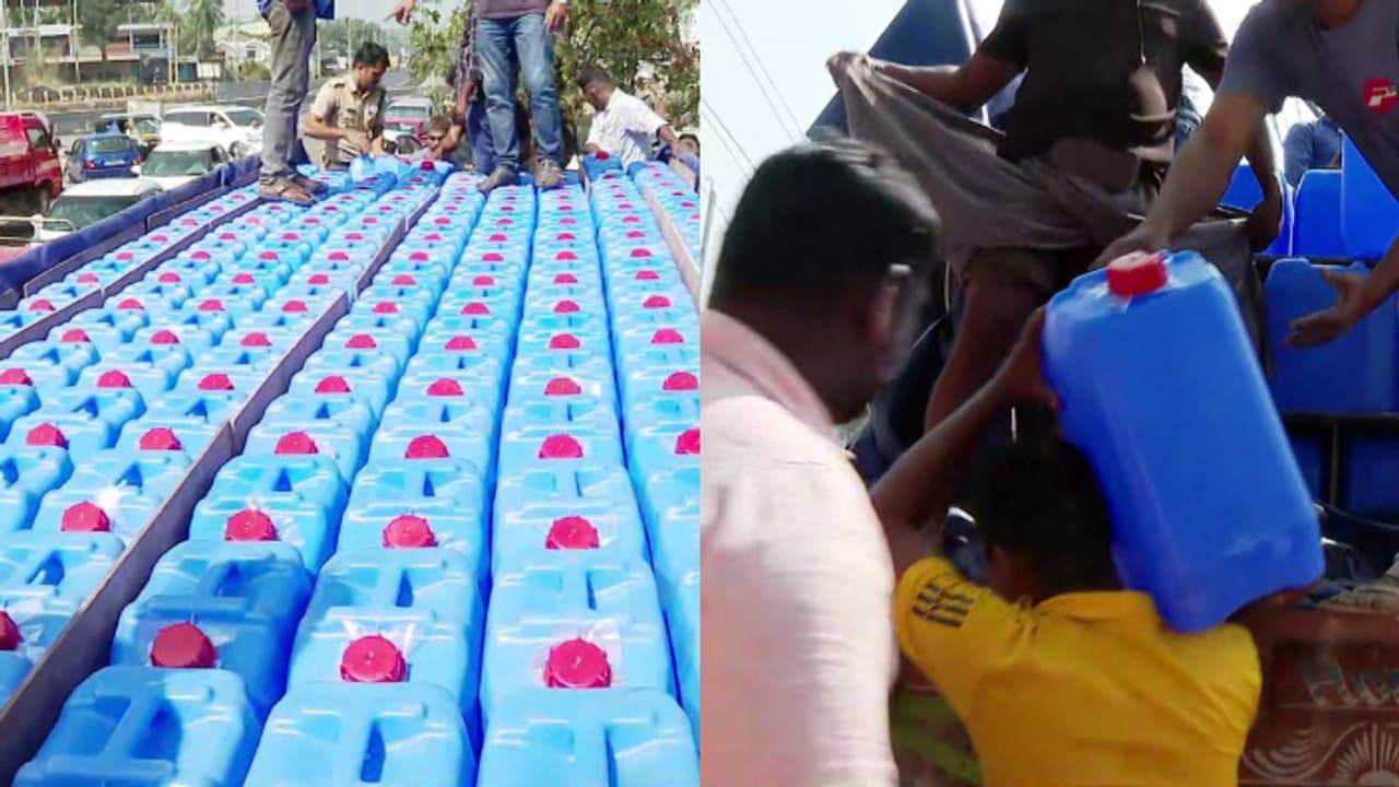 മലപ്പുറത്ത് വൻ സ്പിരിറ്റ് വേട്ട, 20000 ലിറ്റർ ചരക്ക് ലോറിയിൽ നിന്ന് കണ്ടെടുത്തു; ഡ്രൈവറും ക്ലീനറും പിടിയില് മലപ്പുറത്ത് വൻ സ്പിരിറ്റ് വേട്ട, 20000 ലിറ്റർ ചരക്ക് ലോറിയിൽ നിന്ന് കണ്ടെടുത്തു; ഡ്രൈവറും ക്ലീനറും പിടിയില്