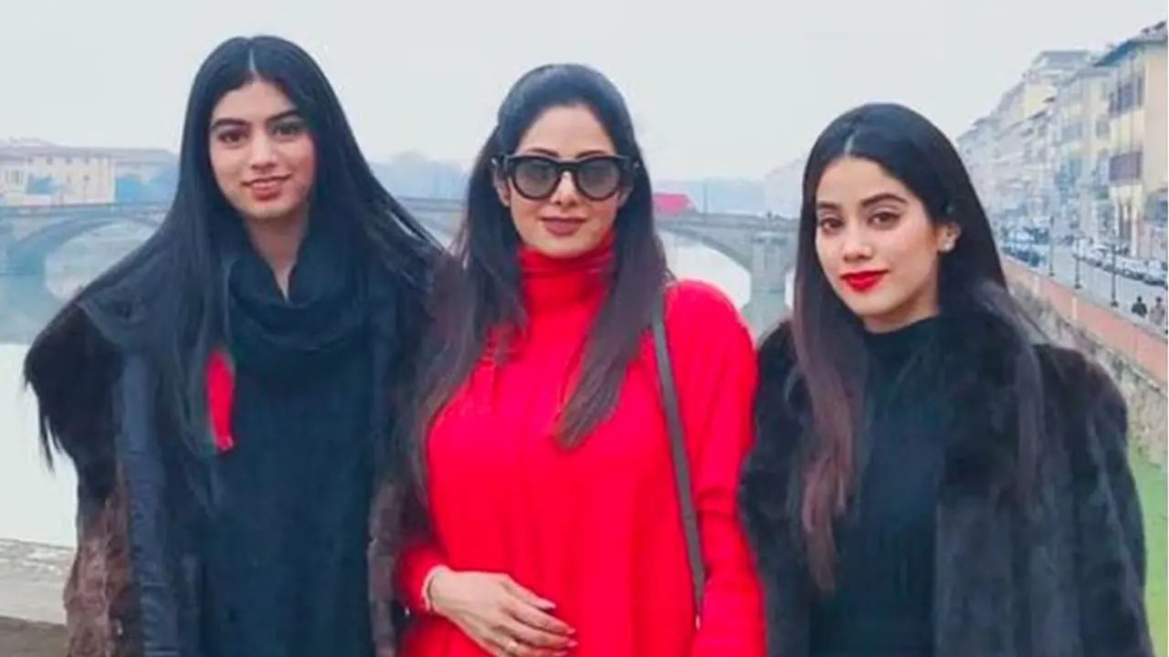 ಮಕ್ಕಳಿಬ್ಬರಿಗೆ ತನ್ನ ಸಿನಿಮಾಗಳನ್ನು ನೋಡಲು ಬಿಡ್ತಿರ್ಲಿಲ್ವಂತೆ ಶ್ರೀದೇವಿ : ನಟಿಗಿದ್ದ ಭಯವೇನು? ಮಕ್ಕಳಿಬ್ಬರಿಗೆ ತನ್ನ ಸಿನಿಮಾಗಳನ್ನು ನೋಡಲು ಬಿಡ್ತಿರ್ಲಿಲ್ವಂತೆ ಶ್ರೀದೇವಿ : ನಟಿಗಿದ್ದ ಭಯವೇನು?