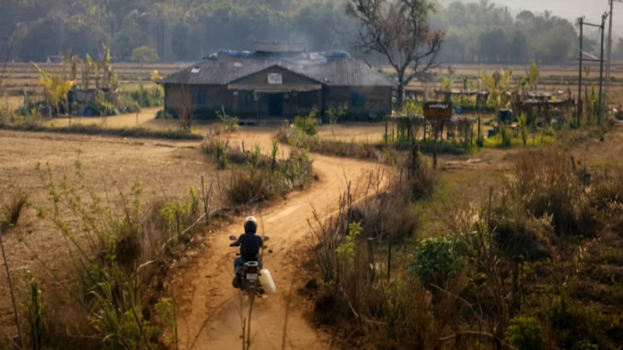 സംഗീതം വിഷ്‍ണു വിജയ്; 'പ്രാവിന്‍കൂട് ഷാപ്പി'ലെ വീഡിയോ ഗാനം എത്തി
