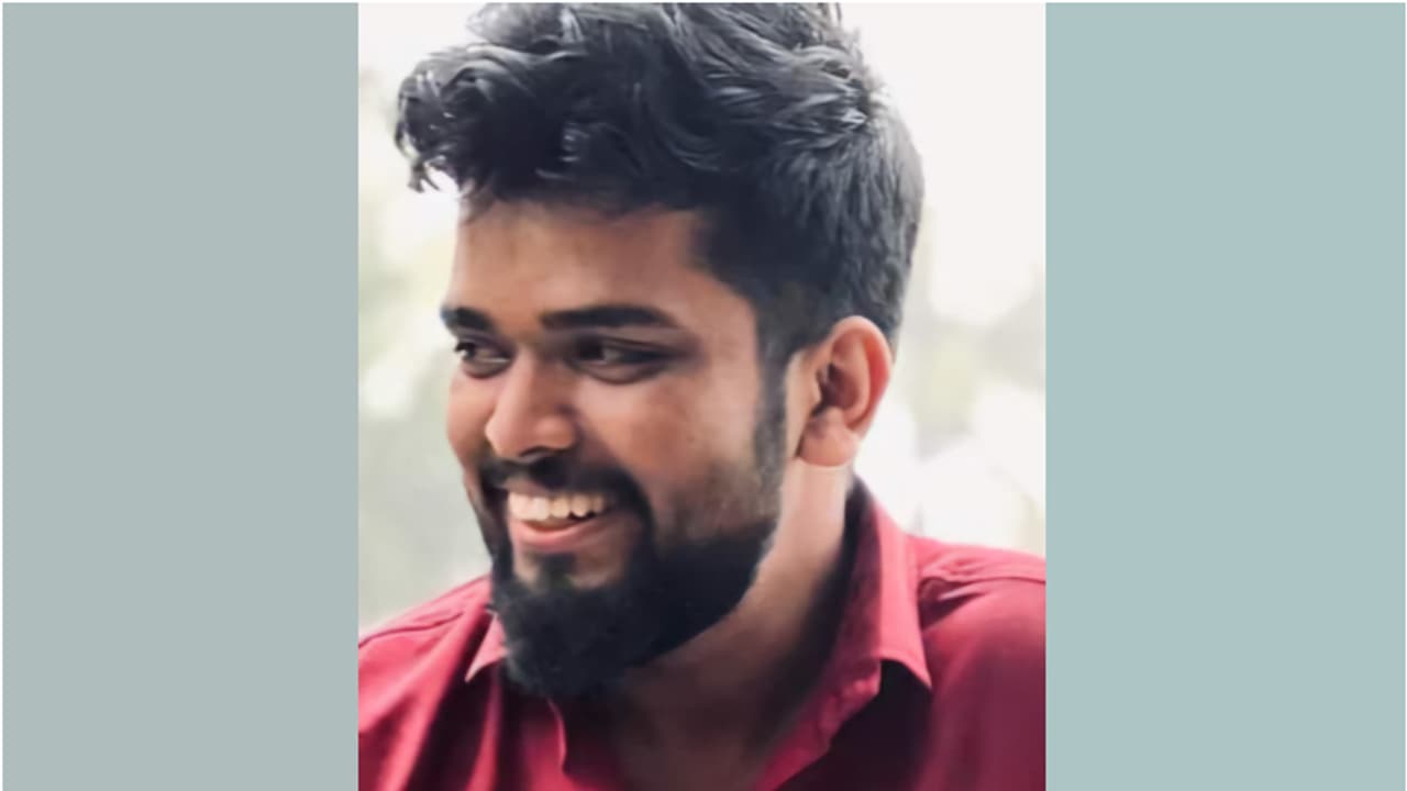 കരള്ദാനം ചെയ്ത പിതാവിന് പിന്നാലെ ചികിത്സക്കിടെ മകനും മരിച്ചു കരള്ദാനം ചെയ്ത പിതാവിന് പിന്നാലെ ചികിത്സക്കിടെ മകനും മരിച്ചു