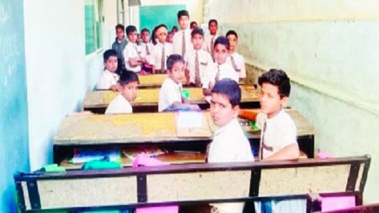 ವಿಜಯನಗರ: ಊಟದ ಕೊಠಡಿಯಲ್ಲಿ ಮಲಗುವ ಮೊರಾರ್ಜಿ ವಸತಿ ಶಾಲಾ ಮಕ್ಕಳು!