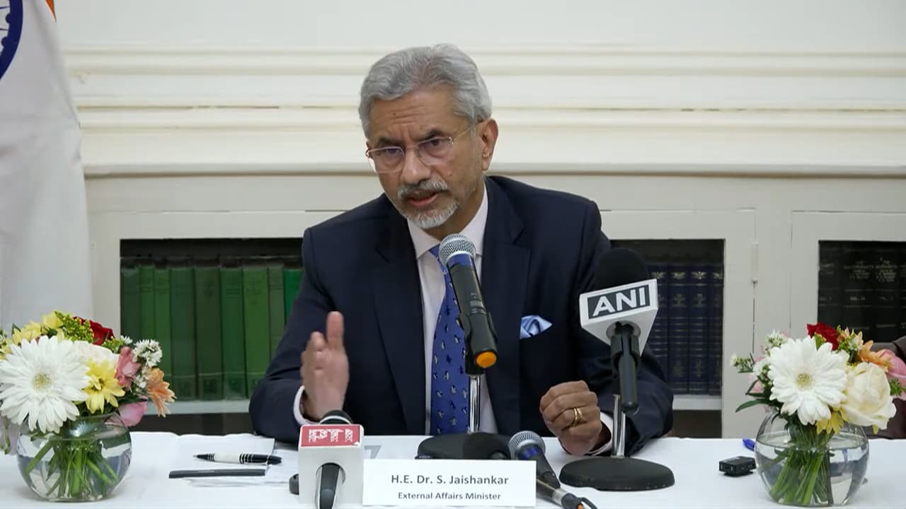 'അവരുടെ പ്രശ്നങ്ങൾക്കെല്ലാം ഇന്ത്യയെ കുറ്റപ്പെടുത്തുന്നു, ചിലതെല്ലാം പരിഹാസ്യം'; ബംഗ്ലാദേശിനെതിരെ ജയശങ്കർ