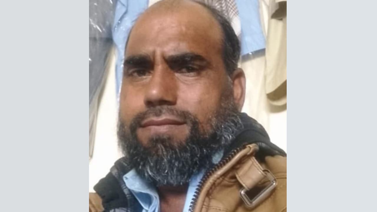 വാഹനാപകടത്തിൽ മരിച്ച കാശ്മീർ സ്വദേശിയുടെ മൃതദേഹം സൗദിയിൽ സംസ്കരിച്ചു വാഹനാപകടത്തിൽ മരിച്ച കാശ്മീർ സ്വദേശിയുടെ മൃതദേഹം സൗദിയിൽ സംസ്കരിച്ചു