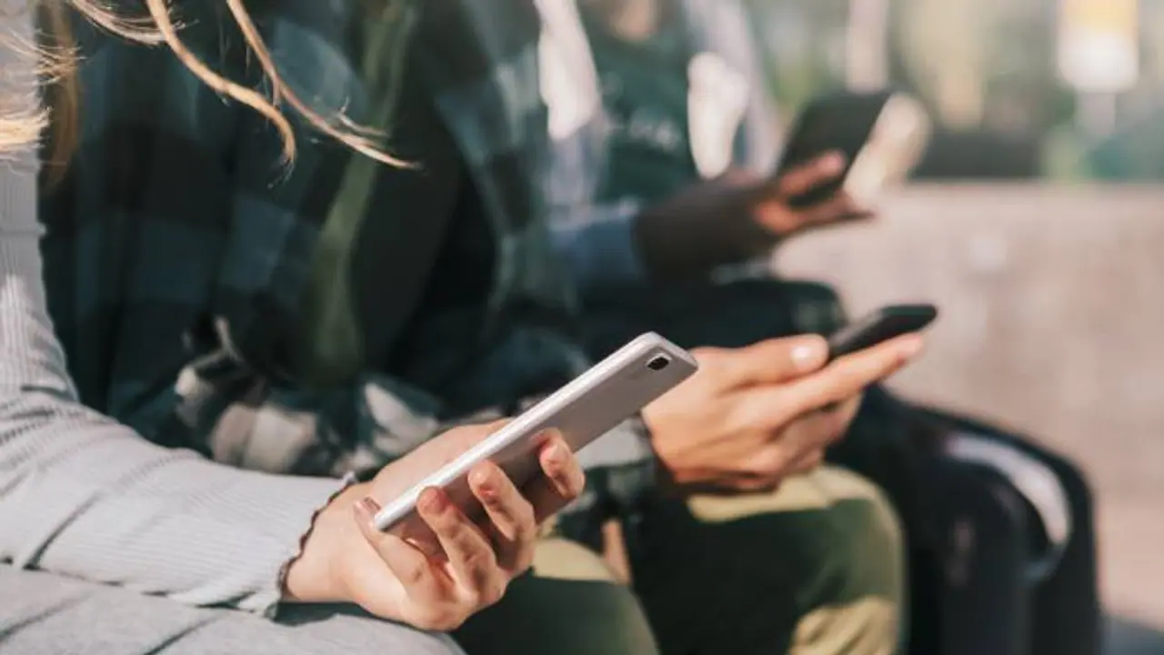 സൈമണെ കണ്ടെത്താൻ എന്നെ സഹായിക്കണം, വീഡിയോയുമായി യുവതി, വെറും 22 മണിക്കൂറിനുള്ളിൽ യുവാവിനെ കണ്ടെത്തി നെറ്റിസൺസ് സൈമണെ കണ്ടെത്താൻ എന്നെ സഹായിക്കണം, വീഡിയോയുമായി യുവതി, വെറും 22 മണിക്കൂറിനുള്ളിൽ യുവാവിനെ കണ്ടെത്തി നെറ്റിസൺസ്