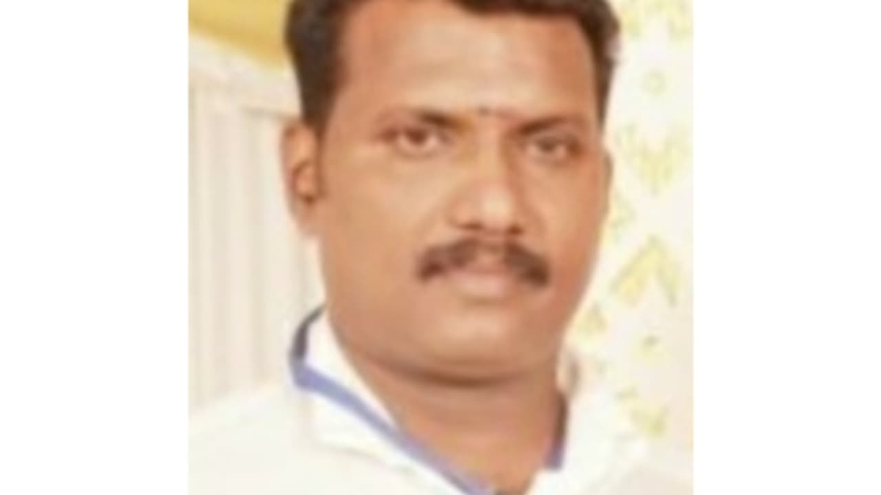 ഓട്ടം കഴിഞ്ഞ് വീട്ടിലേക്ക് പോകുന്നതിനിടെ ഓട്ടോ നിയന്ത്രണംവിട്ട് മറിഞ്ഞു; ചികിത്സയിലായിരുന്ന ഗൃഹനാഥൻ മരിച്ചു ഓട്ടം കഴിഞ്ഞ് വീട്ടിലേക്ക് പോകുന്നതിനിടെ ഓട്ടോ നിയന്ത്രണംവിട്ട് മറിഞ്ഞു; ചികിത്സയിലായിരുന്ന ഗൃഹനാഥൻ മരിച്ചു