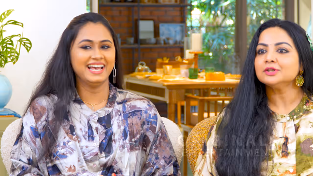 'സ്വന്തം സീരിയൽ കണ്ട് കരഞ്ഞിട്ടുണ്ട്'; വിശേഷങ്ങളുമായി പത്തരമാറ്റിലെ അമ്മായിഅമ്മയും മരുമകളും