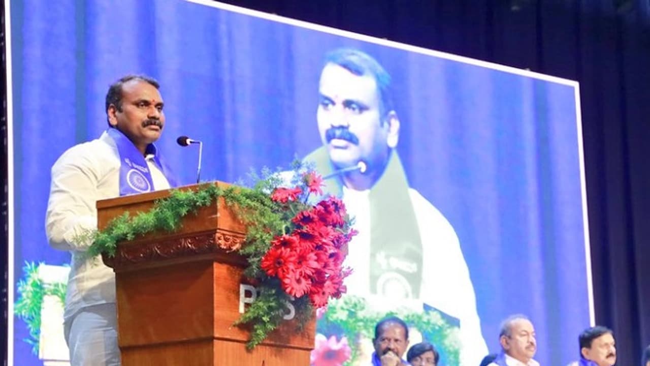 ಕಾಂಗ್ರೆಸ್ ತನ್ನ ಹಿತಕ್ಕೆ ಸಂವಿಧಾನ ಬದಲಿಸಿಕೊಂಡಿದೆ: ಕೇಂದ್ರ ಸಚಿವ ಡಾ.ಮುರುಗನ್ ಕಾಂಗ್ರೆಸ್ ತನ್ನ ಹಿತಕ್ಕೆ ಸಂವಿಧಾನ ಬದಲಿಸಿಕೊಂಡಿದೆ: ಕೇಂದ್ರ ಸಚಿವ ಡಾ.ಮುರುಗನ್