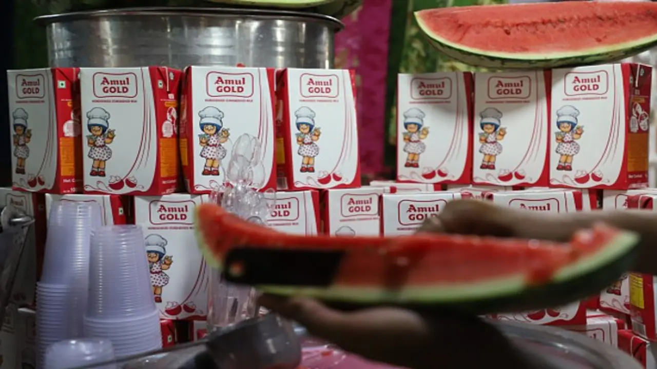 Amul slashes milk prices by Rs 1 per litre across India Amul slashes milk prices by Rs 1 per litre across India