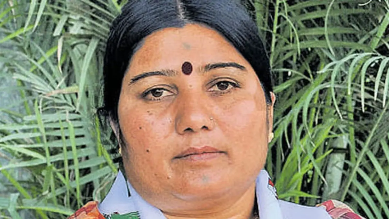 ಗೃಹ ಸಚಿವರೇ..ರಾಜ್ಯದಲ್ಲಿ ಶಾಸಕಿಗೆ ಜೀವ ಭಯ, ಇನ್ನು ಜನಸಾಮಾನ್ಯರ ಗತಿ ಏನು? ಗೃಹ ಸಚಿವರೇ..ರಾಜ್ಯದಲ್ಲಿ ಶಾಸಕಿಗೆ ಜೀವ ಭಯ, ಇನ್ನು ಜನಸಾಮಾನ್ಯರ ಗತಿ ಏನು?