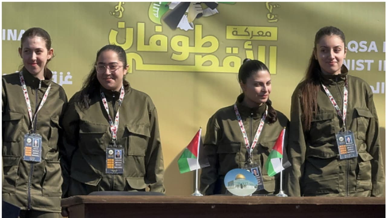 ഗാസയിൽ സമാധാനം, ആശ്വാസം! 4 ഇസ്രയേൽ വനിതാ സൈനികരെ ഹമാസ് കൈമാറി, 200 പലസ്തീനി തടവുകാരെ ഇസ്രയേൽ മോചിപ്പിച്ചു ഗാസയിൽ സമാധാനം, ആശ്വാസം! 4 ഇസ്രയേൽ വനിതാ സൈനികരെ ഹമാസ് കൈമാറി, 200 പലസ്തീനി തടവുകാരെ ഇസ്രയേൽ മോചിപ്പിച്ചു