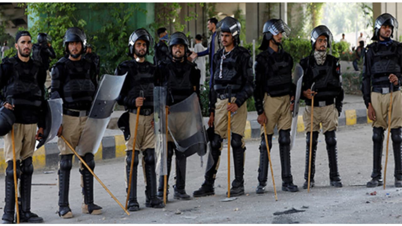 പാകിസ്താനിൽ മൂന്നിടത്ത് ഏറ്റുമുട്ടൽ; 30 ഭീകരരെ വധിച്ചെന്ന അവകാശവാദവുമായി പാക് സൈന്യം 