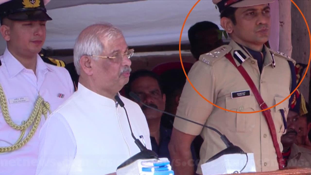 തിരുവനന്തപുരത്ത് പൊലീസ് കമ്മീഷണർ കുഴഞ്ഞുവീണു; സംഭവം റിപ്പബ്ലിക് ദിന പരേഡിൽ ഗവർണറുടെ പ്രസംഗത്തിനിടെ 