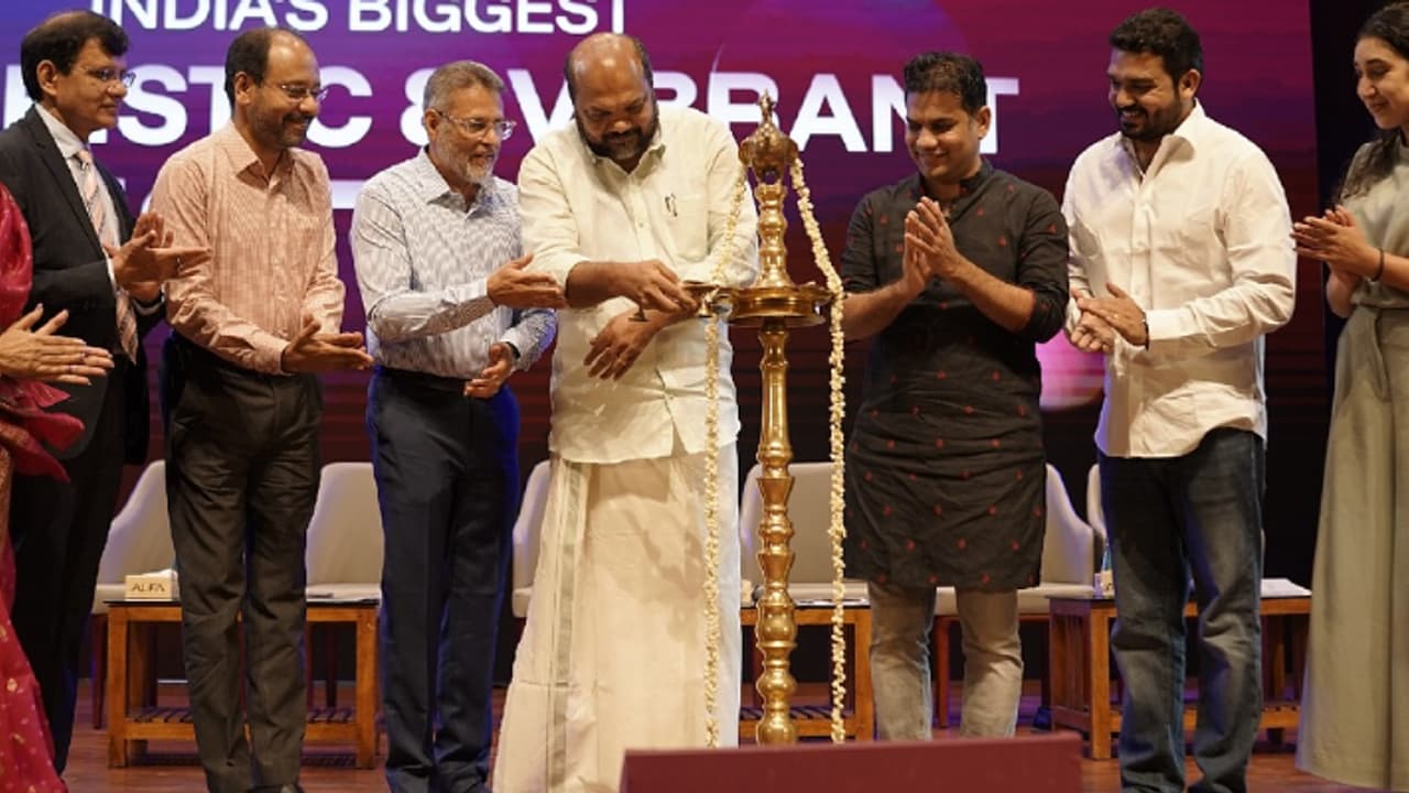 സമ്മിറ്റ് ഓഫ് ഫ്യൂച്ചർ 2025ന് തുടക്കം; മന്ത്രി പി രാജീവ് ഉദ്ഘാടനം ചെയ്തു സമ്മിറ്റ് ഓഫ് ഫ്യൂച്ചർ 2025ന് തുടക്കം; മന്ത്രി പി രാജീവ് ഉദ്ഘാടനം ചെയ്തു