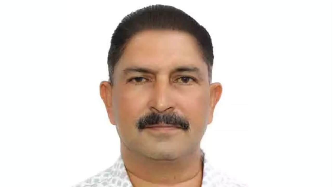 താമസ സ്ഥലത്തെ ബാത്ത്റൂമിൽ കുഴഞ്ഞുവീണു; ഹൃദയാഘാതം മൂലം മലയാളി ദുബൈയിൽ മരിച്ചു താമസ സ്ഥലത്തെ ബാത്ത്റൂമിൽ കുഴഞ്ഞുവീണു; ഹൃദയാഘാതം മൂലം മലയാളി ദുബൈയിൽ മരിച്ചു