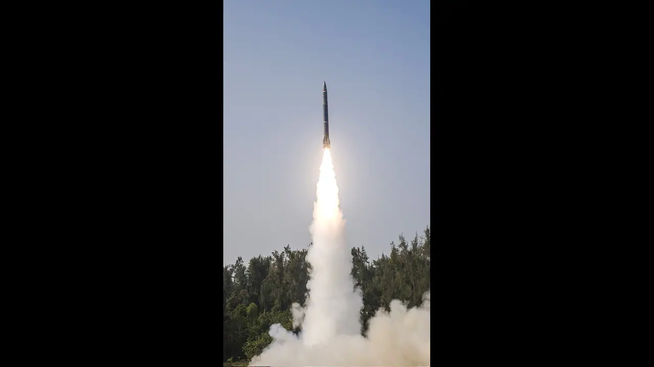 இந்தியாவுக்கு பூச்சாண்டி காட்டும் பாகிஸ்தான்; ஏவுகணை சோதனை செய்கிறதாம்!!