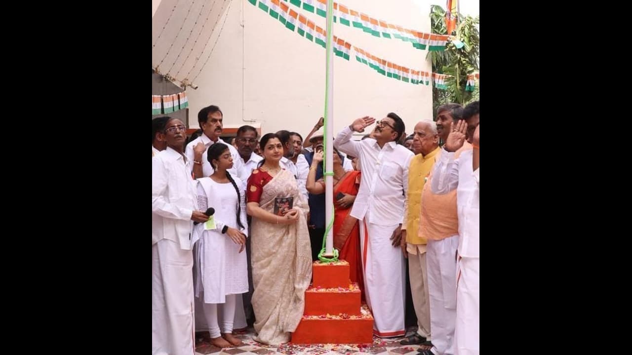 செம திட்டம் போட்ட பாஜக.! குஷ்பூ, சரத்குமாரை ஒன்றாக களம் இறக்கிய அண்ணாமலை செம திட்டம் போட்ட பாஜக.! குஷ்பூ, சரத்குமாரை ஒன்றாக களம் இறக்கிய அண்ணாமலை