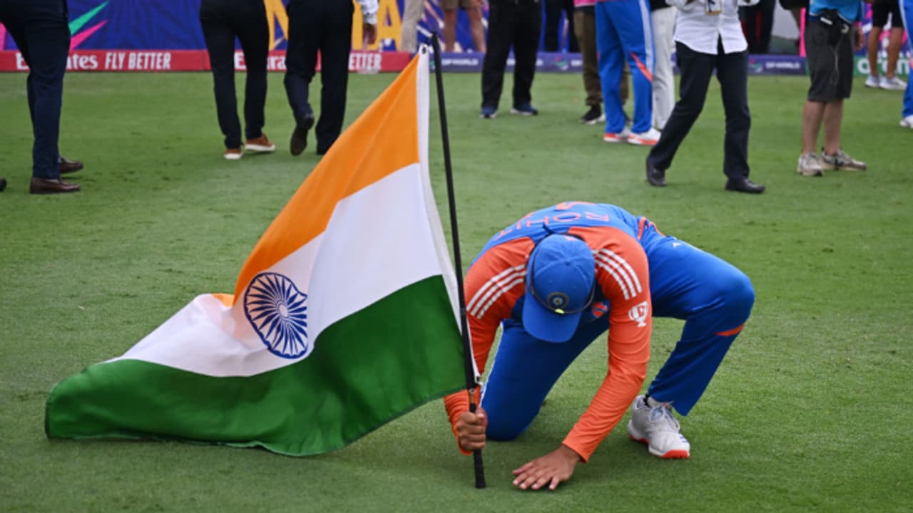 സച്ചിനു പോലും ആ ഭാഗ്യമില്ല, റിപ്പബ്ലിക് ദിനത്തില് ഇന്ത്യക്കായി സെഞ്ചുറി അടിച്ച ഒരേയൊരു ഇന്ത്യൻ താരം സച്ചിനു പോലും ആ ഭാഗ്യമില്ല, റിപ്പബ്ലിക് ദിനത്തില് ഇന്ത്യക്കായി സെഞ്ചുറി അടിച്ച ഒരേയൊരു ഇന്ത്യൻ താരം