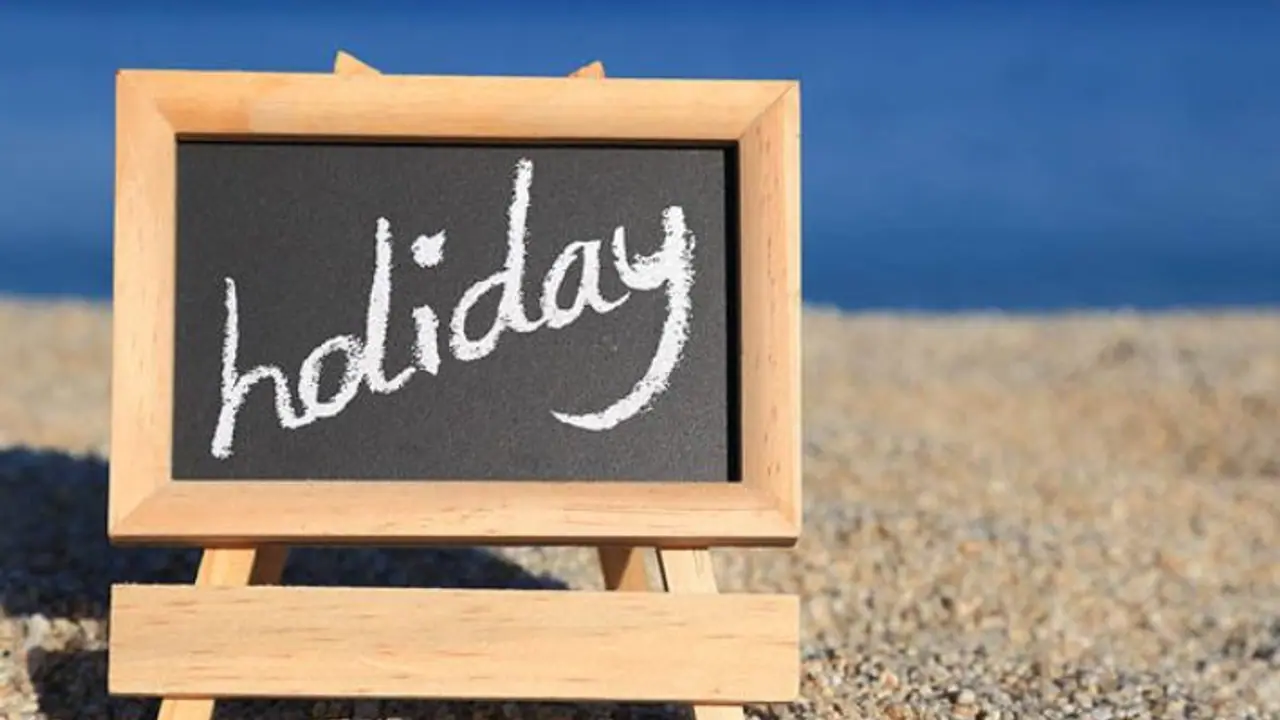 ശക്തമായ കാറ്റും മഴയും, എറണാകുളം ജില്ലയിലെ വിദ്യാഭ്യാസ സ്ഥാപനങ്ങൾക്ക് വെള്ളിയാഴ്ച അവധി ശക്തമായ കാറ്റും മഴയും, എറണാകുളം ജില്ലയിലെ വിദ്യാഭ്യാസ സ്ഥാപനങ്ങൾക്ക് വെള്ളിയാഴ്ച അവധി