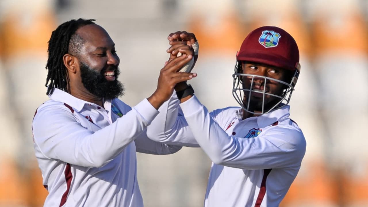 സ്വയം കുഴിച്ച സ്പിന് കുഴിയില് വീണ് പാകിസ്ഥാന്, മുള്ട്ടാൻ ടെസ്റ്റില് വിന്ഡീസിനെതിരെ നാണംകെട്ട തോല്വി സ്വയം കുഴിച്ച സ്പിന് കുഴിയില് വീണ് പാകിസ്ഥാന്, മുള്ട്ടാൻ ടെസ്റ്റില് വിന്ഡീസിനെതിരെ നാണംകെട്ട തോല്വി